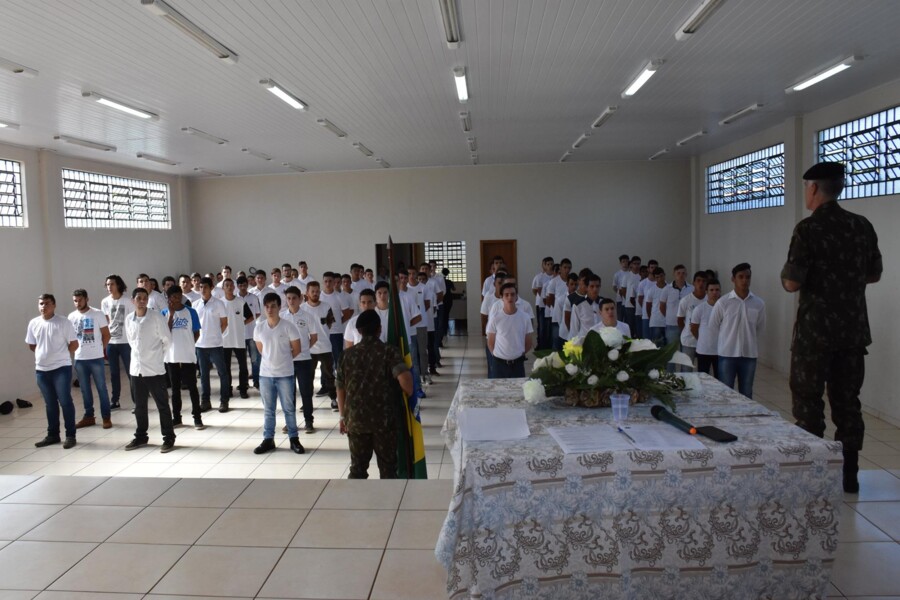 exercito-e-prefeitura-realizam-cerimonia-de-juramento-da-bandeira