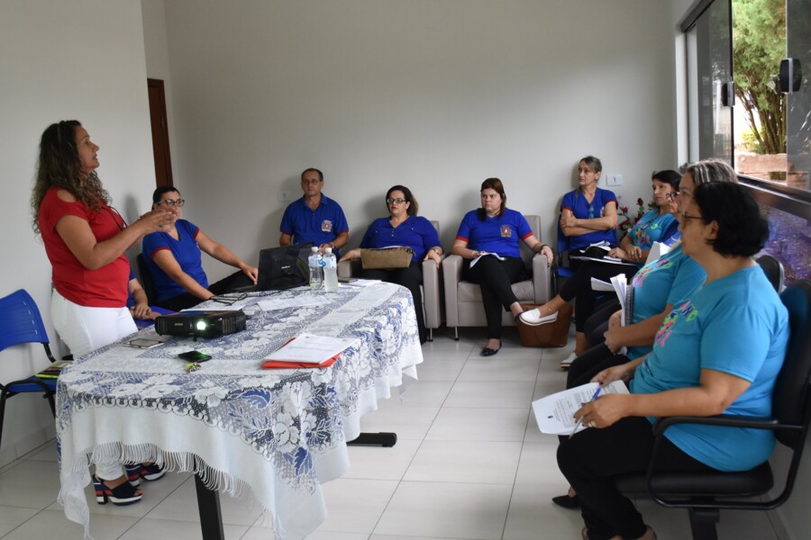 secretaria-de-educacao-e-cultura-realiza-reunioes-para-a-discussao-do-plano-municipal-de-educacao