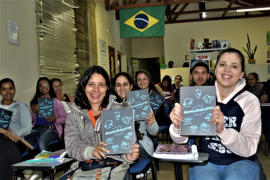 140-estudantes-dos-cursos-tecnicos-recebem-agendas-de-apoio