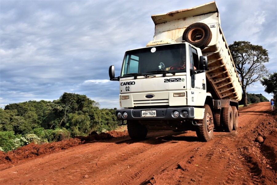 secretaria-de-obras-conclui-revitalizacao-nos-5-km-da-estrada-da-placa-da-areia