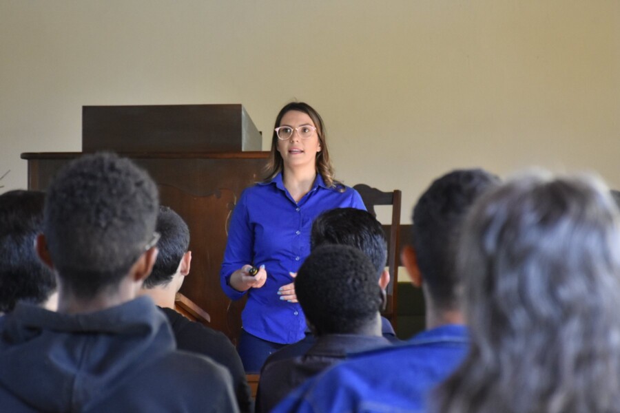 alunos-do-instituto-biblico-maranata-participam-de-palestra-oferecida-pela-prefeitura