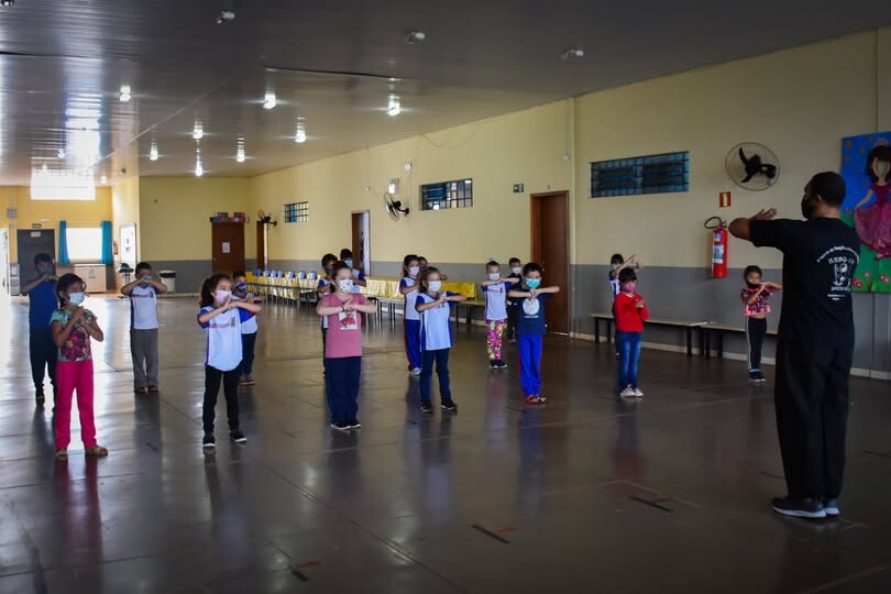 escolas-municipais-de-marilandia-do-sul-oferecem-aulas-de-kung-fu-para-alunos