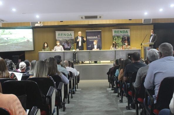 marilandia-recebe-homenagem-em-curitiba-por-desempenho-no-projeto-renda-agricultor-familiar