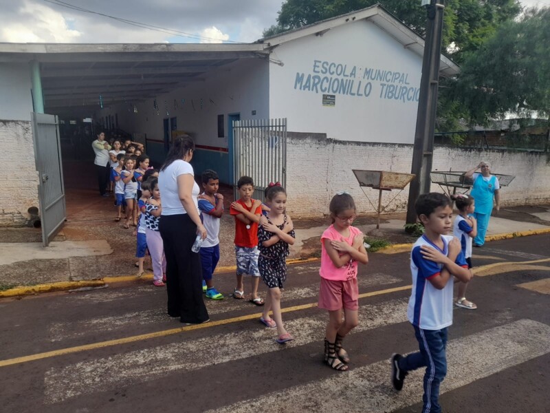 alunos-da-rede-municipal-de-educacao-de-marilandia-recebem-treinamento-da-brigada-escolar