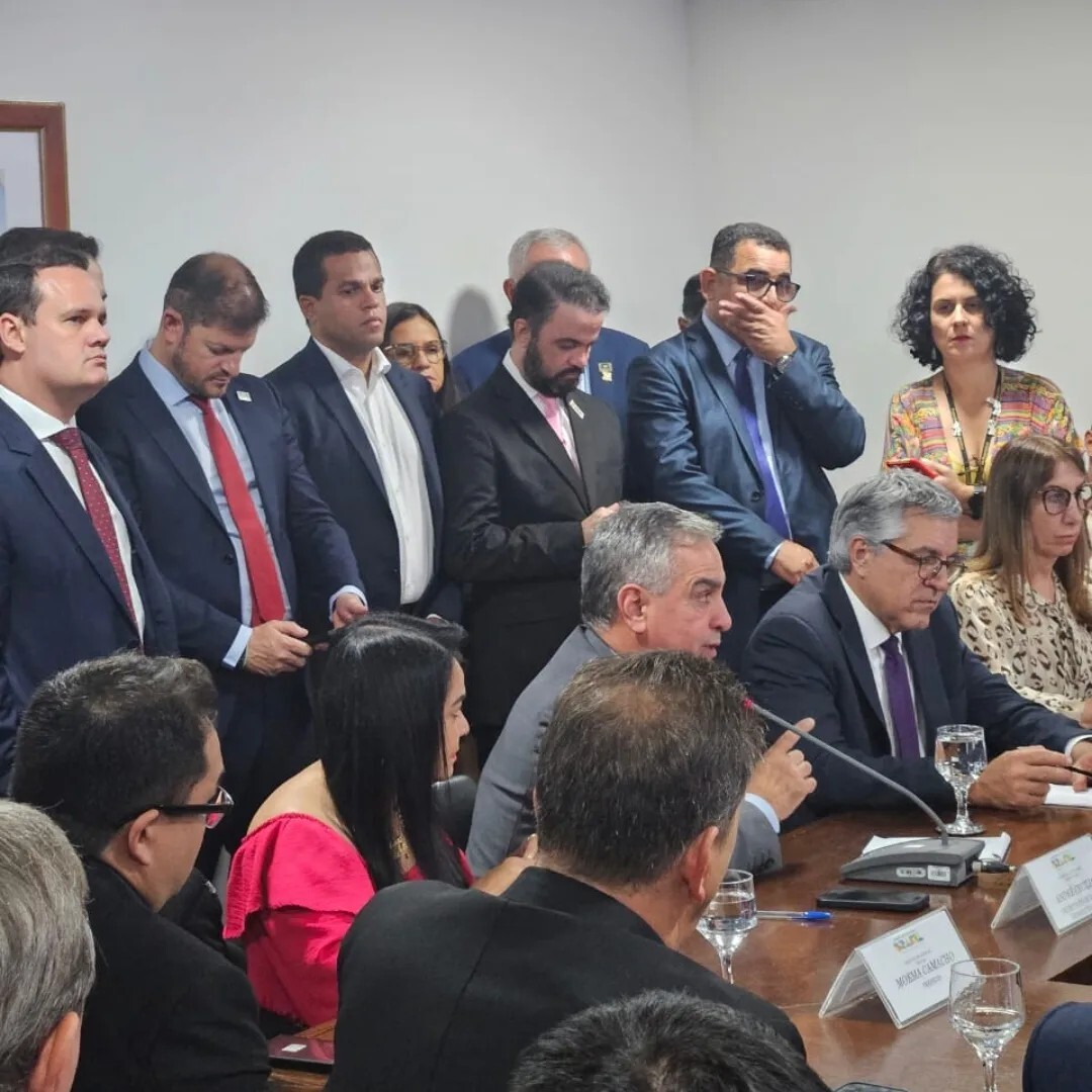 aquiles-takeda-participa-de-reuniao-com-o-ministro-padilha