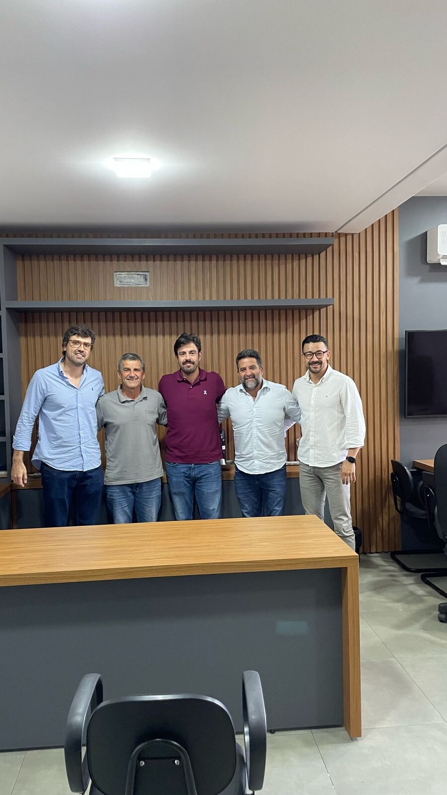 prefeito-de-marilandia-do-sul-recebe-empresarios