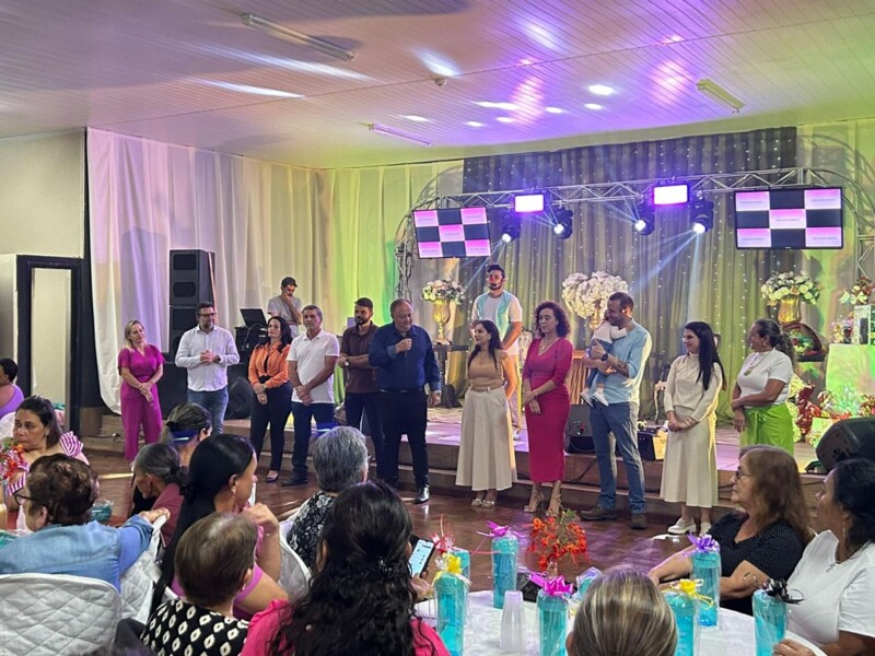 prefeitura-de-marilandia-do-sul-realiza-homenagem-ao-dia-das-maes
