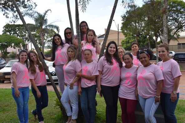 servidores-municipais-fazem-acao-pelo-combate-ao-cancer-de-mama