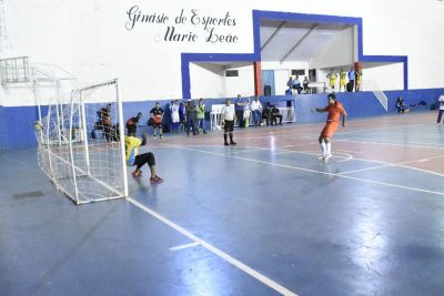 Cadu marca gol decisivo na disputa por pênaltis e Lanchonete do Vinícius avança para a final