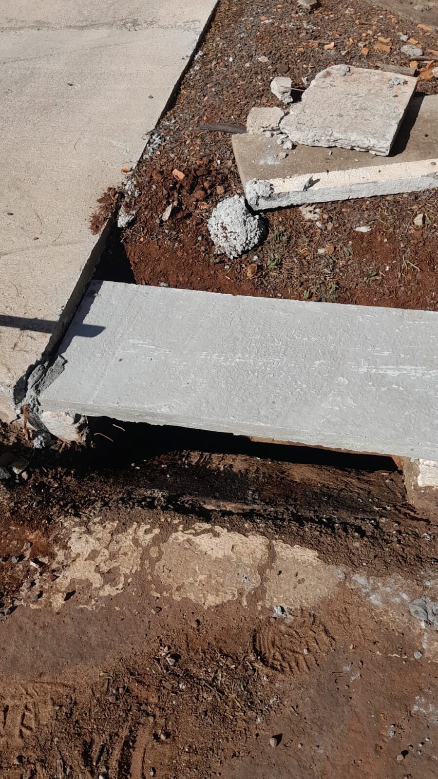 prefeitura-troca-tampas-de-bueiros-e-realiza-manutencao-em-diversos-pontos-da-cidade