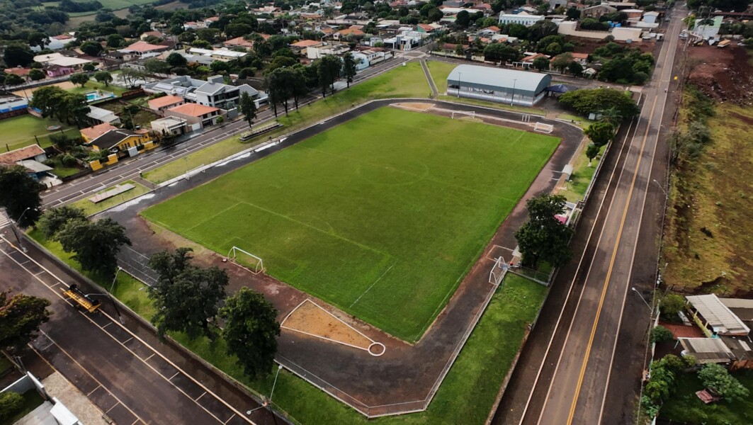 prefeitura-de-marilandia-do-sul-realiza-obras-de-reforma-na-pista-de-atletismo-do-estadio-romeu-beligni